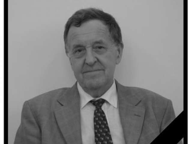 Elhunyt Lajos Tamás